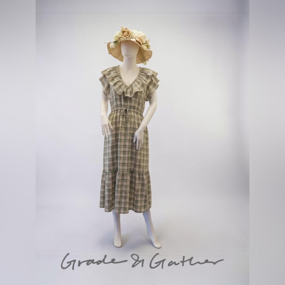 Grade & Gather Size Medium Plaid Ruffle V-Neck Midi Dress in Sage Green